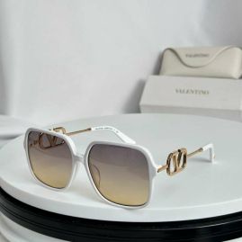 Picture of Valentino Sunglasses _SKUfw56810101fw